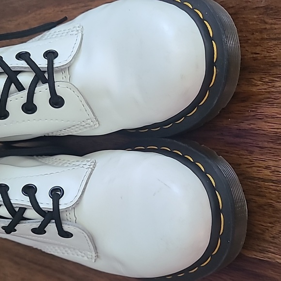 Dr. Martens White Smooth Leather Lace Up Womens Size 7 38 Ankle Boots - Picture 2 of 7